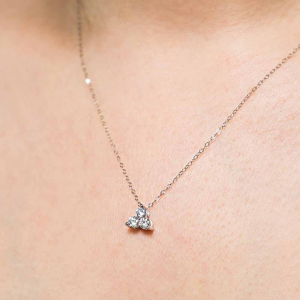 3-Stone Necklace Gold - Image 3